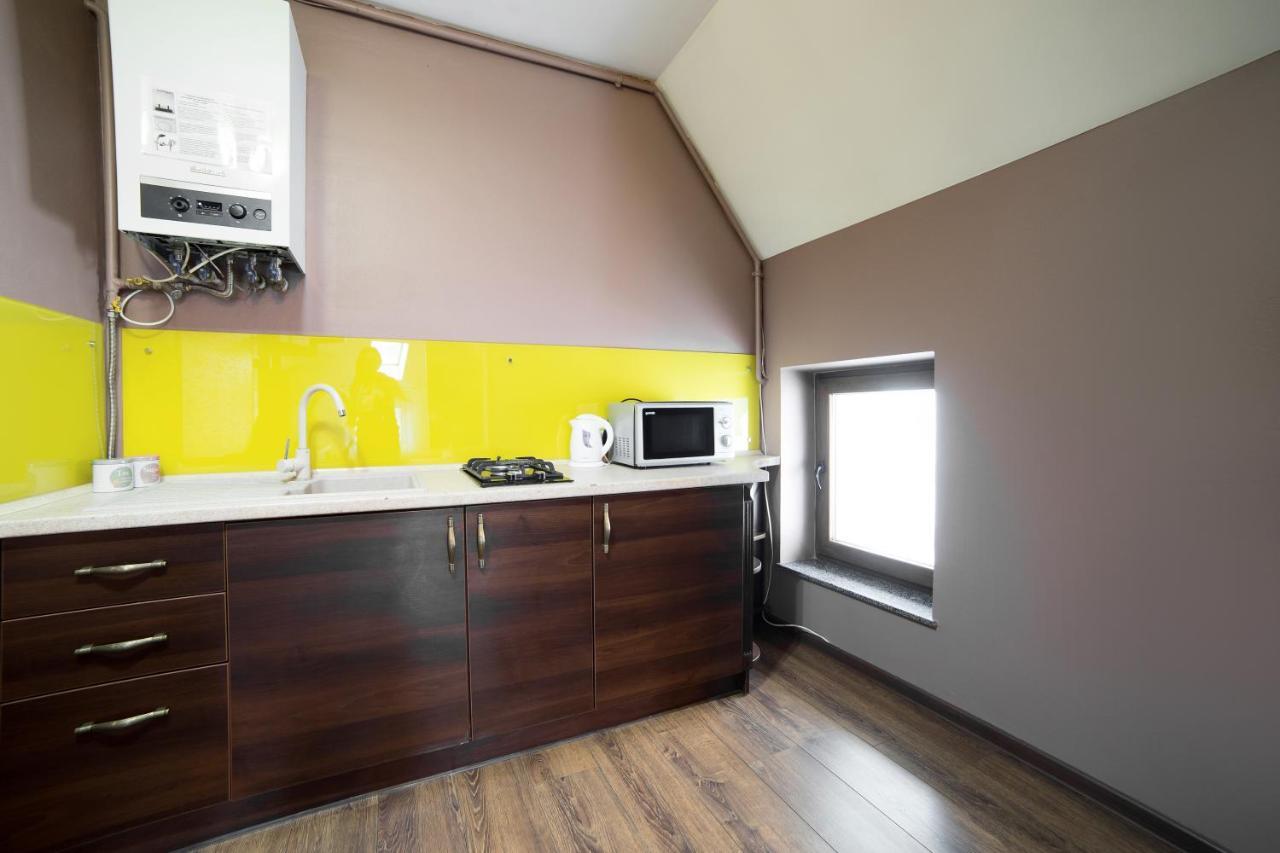 Apartments On Mitny Square Lviv Bagian luar foto